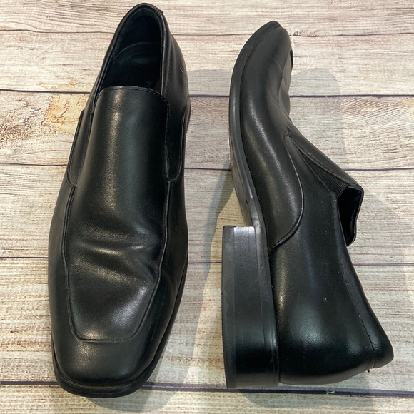 Perry Ellis Other - Mens Perry Ellis leather dress shoes loafers black size 8.5 like new slip on